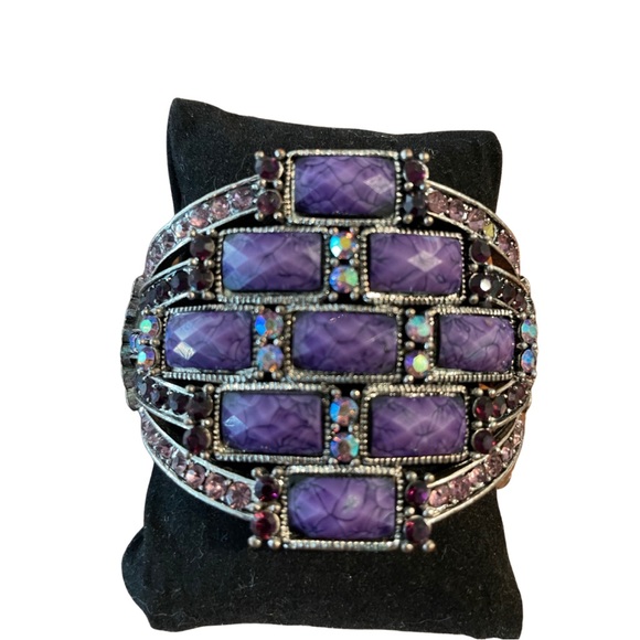 unbranded Jewelry - Women’s Bracelet